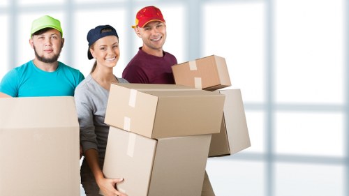 Reliable removal truck hire for South Kensington moving day