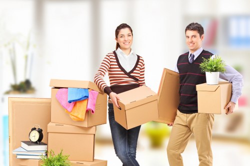 Urgent house move packing and loading service in South Kensington