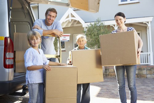 Packing and transport support for a South Kensington man with a van booking