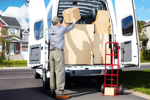 Local moving service navigating South Kensington streets with care